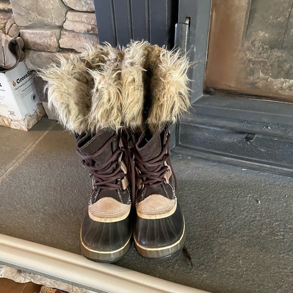 Sorel womens boot size 6. Worn one season and outgrew - Picture 2 of 5